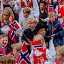 Prins Sverre Magnus i barnetoget i Asker  (Foto: Stian Lysberg Solum / NTB scanpix)